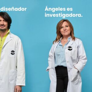 Sergio Mur Instagram - No, no he dejado las cámaras para meterme en un laboratorio. Pero, por un día, me he puesto la bata para formar parte del mayor equipo investigador del mundo: el equipo de la Fundación @unoentrecienmil . Colaborando con ellos ayudamos a que haya más investigación para acabar con la leucemia infantil, el cáncer infantil más frecuente.

Por los más de 350 niños y niñas que son diagnosticados cada año en España, por sus familias y por su futuro, os invito a entrar en unoentrecienmil.org/equipo y uniros a este equipo.