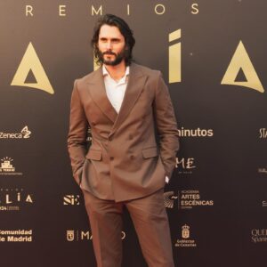 Sergio Mur Instagram - Premios Talía 2024
@academiadelasartesescenicases 
Entregador de premio.
Vestido por @mansolutely @galleryroomc 

@ramonpilaces
