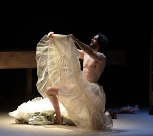Sergio Mur Instagram - “La Luna se ríe… Está enrojeciendo de vergüenza.” Sirio. SALOMÉ de @maguimira 

MARZO GIRA SALOMÉ:

• 2 de Marzo. Córdoba. Gran Teatro.
• 8 de Marzo. Logroño. Teatro Bretón.
• 9 de Marzo. Coslada. Teatro Municipal.
• 15 de Marzo. Santander. Palacio de Festivales.
• 16 de Marzo. Avilés. Teatro Palacio Valdés.
• 19-24 de Marzo. Barcelona. Teatre Goya.
• 27 de Marzo. Pamplona. Teatro Gayarre.

@pentacionespectaculos @cimarroj 

Pic, cortesía de @sergiolacedonia 📸