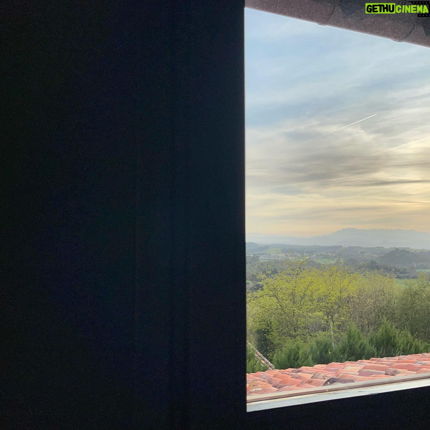 Sergio Mur - 3 Likes - Ventana con vistas.