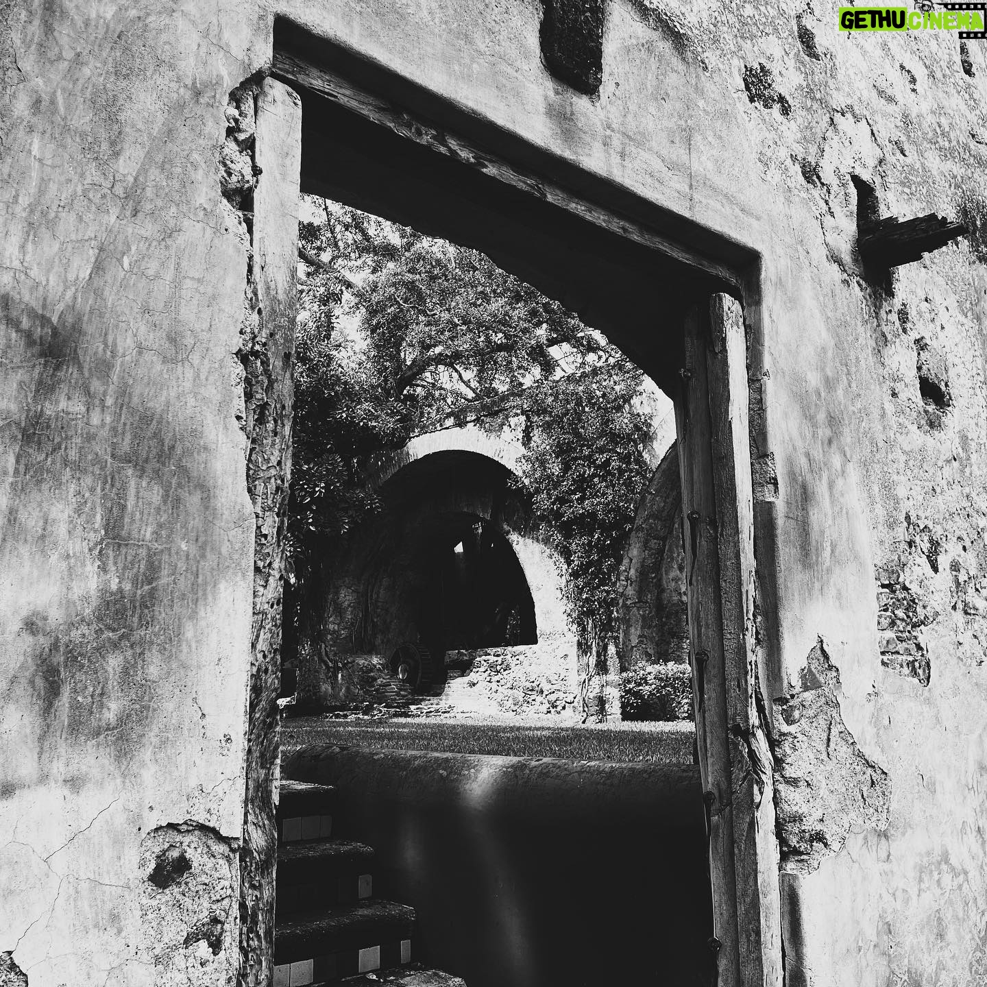 Sergio Mur - 3 Likes - La historia escrita en piedra. Esta serie de capturas han sido tomadas entre las haciendas de Chinconcuac, construida y habitada por Martín Cortés Nezahualtecólotl, hijo de Hernán Cortés y la Malinche/Malintzin, y de San Antonio El Puente en Xochitepec, México.