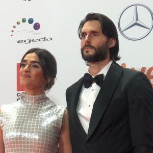 Sergio Mur Instagram - About last night 
@premiosforque 
Con mi ❤️‍🔥 @oliviatirmolina 
🤵‍♂️ @pedrodelhierro_official 
@ramonpilaces