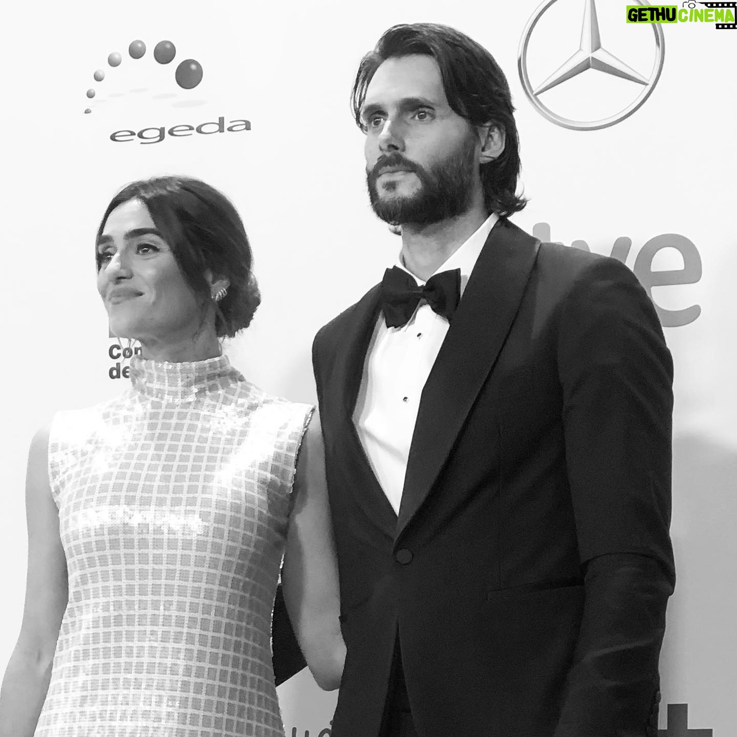Sergio Mur - 3 Likes - About last night
@premiosforque
Con mi ❤️🔥 @oliviatirmolina
🤵♂️ @pedrodelhierro_official
@ramonpilaces