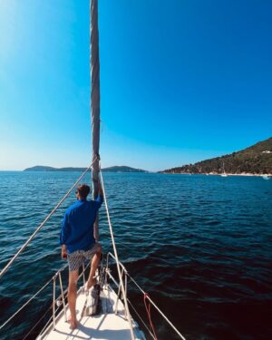 Serhan Onat Instagram - Dress code: Blue 💙⛵️🤌🏼