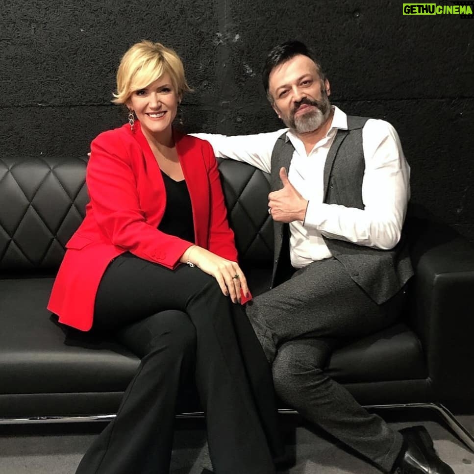 Serhat Kılıç - 9.6K Likes - Guzel Dostum!
Can Dostum!
Sabah programina konuk olduk!
Cok guzel olduk!
#ozgeuzun #özgeuzunilehaftasonu #ozgeuzunhemuzunhemguzel #sabahsabah #erkenkalkanlardabugun #aksamakonservar #amabenimuykumvar #aysaatkacolduyainanmiyorum #omrumuzdencalaninstagramdegilhectekleridir