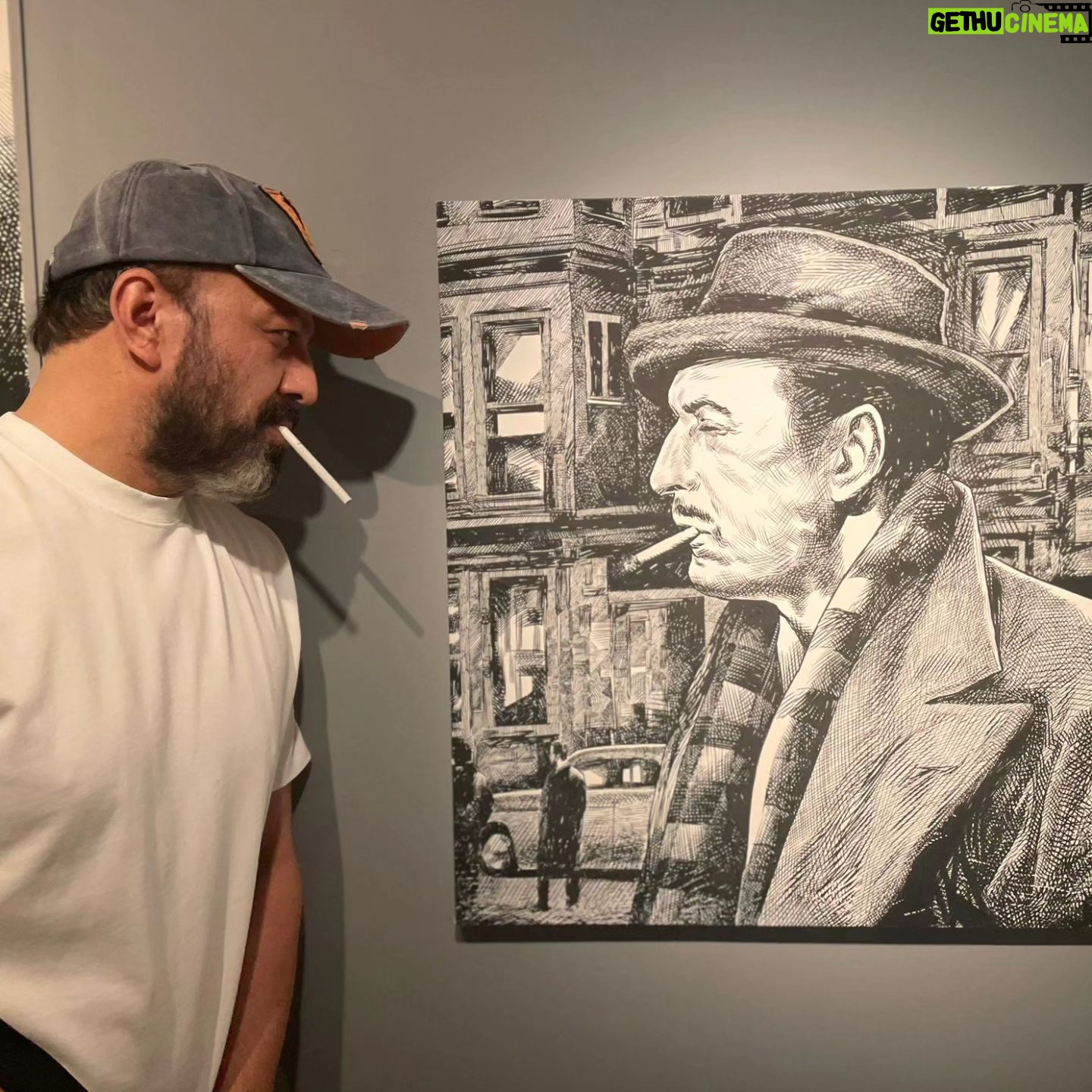 Serhat Kılıç - 9.5K Likes - Cüzdan gitti, Müjgan. Para mühim değil de, içinde resmin vardı.
Sadri Alışık, Ah Müjgan ah
@mkperker