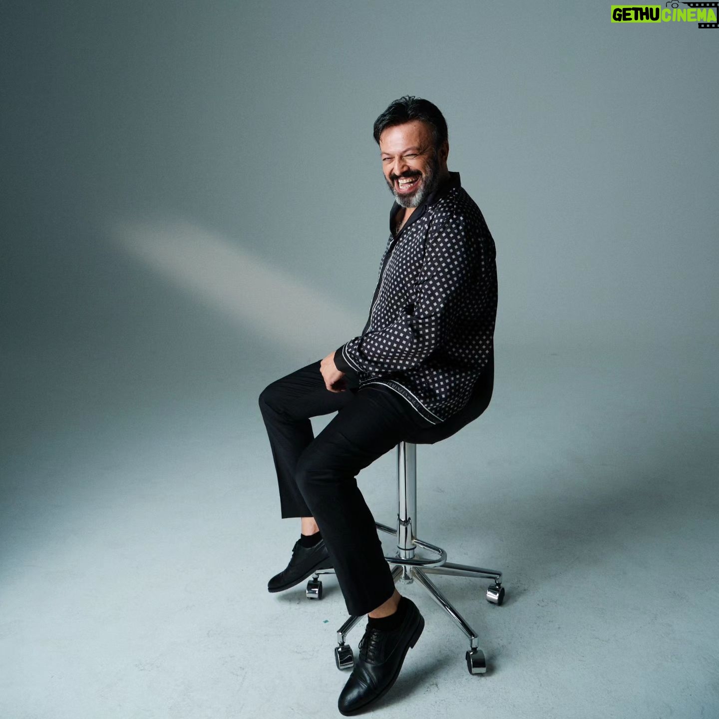 Serhat Kılıç - 10.2K Likes - Kim kandırdı seni
Kim inandırdı
Başka birinin
Seni tam yapacağına
RUPI KAUR