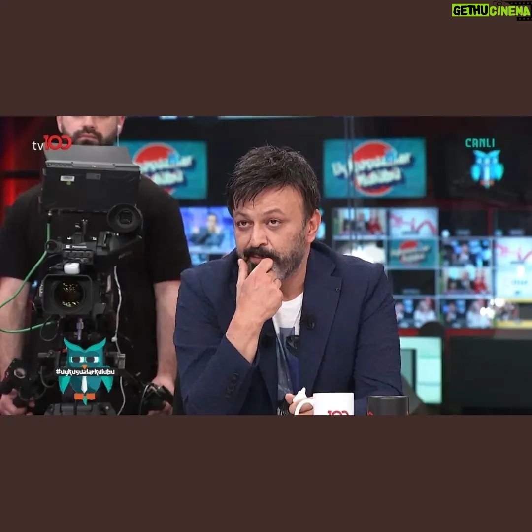 Serhat Kılıç - 9.8K Likes - Yıllar geçse de üstünden
Bu kalp seni unutur mu...
Üniversite yıllarımdan beri izliyorum,
Istanbul'a geldiğimden beri de her çağırdığında geliyorum, gelirim ve de geleceğimdir...@okanbayulgen @dadasalonkabarett
Ve tesekkurler
@giovanegentileofficial