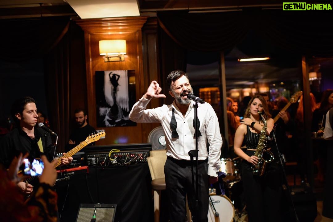 Serhat Kılıç - 6.1K Likes - Her Cumartesi 22.30 da Gabbro dayız!! #cumartesi #gabbromaçka #swissotel #istanbul #gece #müzik #konser #eğlence #haftasonugecesi #serhatkılıç #rock #jazz #pop #vedahabirsürü #albumyapmıyoruz #sonralbümdensöylemekzorundakalırızdiyekorkuyoruz #cumartesibekliyoruz