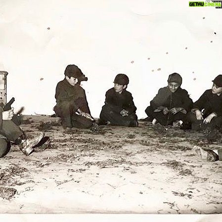 Serhat Midyat - 566 Likes - 23 Nisan 1979.. en soldaki ben. İlk sahnem. Sonsuz şükranla bunu sağlayan büyük öndere #23nisan @23nisan