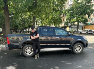 Serhiy Zhadan Instagram - 247/300

Ще один прекрасний автозвір для нашої «Хартії». Продовжуємо заряджати своїх, дякуємо всім за допомогу.

💙 ПриватБанк: 4627 0551 1036 9054
💛 Patreon: www.patreon.com/serhiyzhadan
💙 PayPal: sirozhazhadan@gmail.com