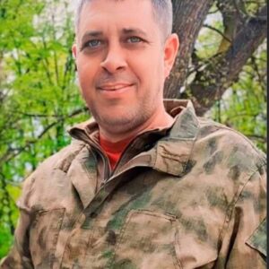 Serhiy Zhadan Instagram - Ми з Володею росли на одній вулиці, він був молодший, ходили до однієї школи, грали у футбол. Загинув під Бахмутом.
Донька створила петицію. Буду вдячний, якщо зможете підписати чи поширити.

https://petition.president.gov.ua/petition/220698