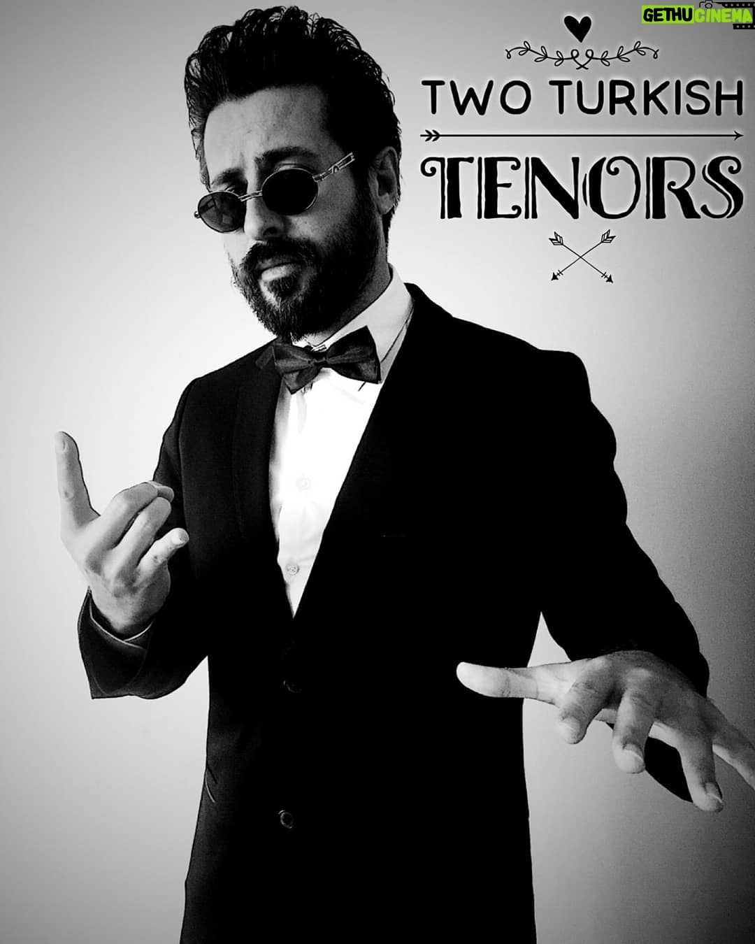 Serkan Kuru - 2.2K Likes - Türkiyenin Dünya Çapındaki Muzikal Gosterisi 'Two Turkish Tenors' Muzikal Duello’da bundan boyle moderator olarak bende varim dostlar.. Oyun tarihlerimizi sizlerle paylasiyor olacagim 😎👊 gelin beraber eglenelim 🤪 #twoturkishtenors @twoturkishtenors #serkankuru @atilgangumus @cenkbiyik