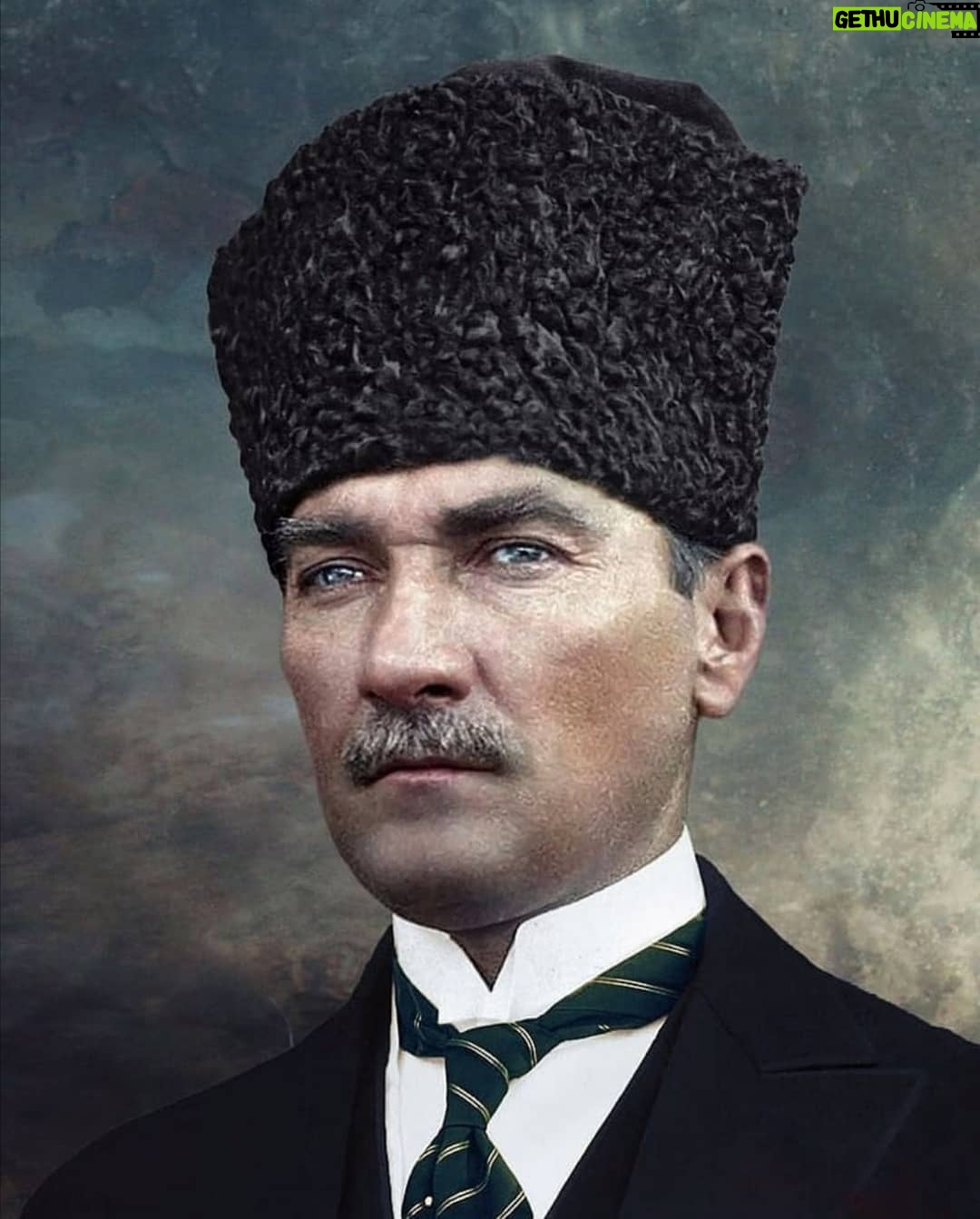 Serkan Kuru - 2.1K Likes - Özlem, minnet ve saygiyla aniyorum.Yolun her zaman yolumuz. #Atatürk #10kasım
