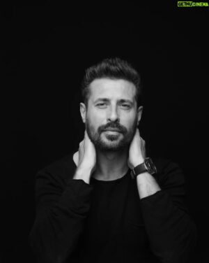 Serkan Kuru Instagram - Siyah beyaz her foto guzel 😎😏

photo : @amuratarik