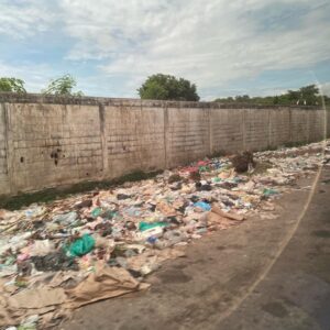 Serkan Şenalp Instagram - Bir sene önce Venezuela’ya gitmiştik güzel bir şeyler yapmak için, ne kadar güzel bir yerdi anlatamam belki ama ufak ufak gösterebilrim yalnız nasıl mahvolması için birilerinin çaba harcamış olduğunu görünce içimiz kahrolmuştu.Görüpte çekipte paylaşmadıklarımı ufaktan buraya atıyım artık. Buna şey yazabiliriz Venezuela iyidir hoştir ama benana vol 1 🫶🎈 #venezuela