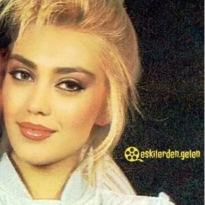 Sevtap Parman Instagram - Bu resmimde 19 yaşındayım ve ilk profesyonel Makyajımı Türkiyenin bir numaralı Makyörü Gorciye yaptırdığım an.....#sevtap