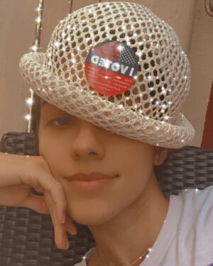 Seychelle Gabriel Instagram - My mom in a VOTE shirt in the early 70s with her sis & nephew. And then a porous hat 👒🗳 #bidenharris2020