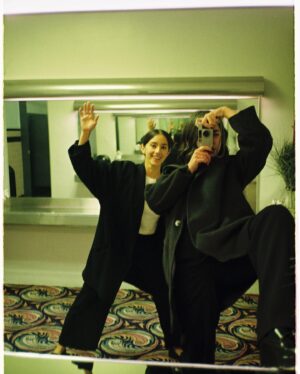 Seychelle Gabriel Instagram - Me and Molly in the ladies’ room at the Devotion premiere. Go see @devotionmovie !!
Long live the mirror selfie