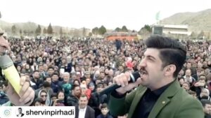 Seyed Ahmadreza Mousavi Instagram - انرژي من در كنار شما عالي ميشه  خدايا 
خدايا  تا انقلاب مهدي 
ادم هايي كه مردم ميخندونن رو نگهدار
آمين يا رب العالمين
در كنار مردم گل اراك.
@shervinpirhadi