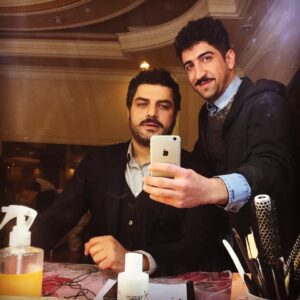 Seyed Ahmadreza Mousavi Instagram - آینده ی شما انتخاب شماست! 
آگاهی از آینده 
قدرت انتخاب را از شما می گیرد  سر فيلم سينمايي دشمن زن به كارگرداني كريم اميني و تهيه كنندگي استاد فرحبخش