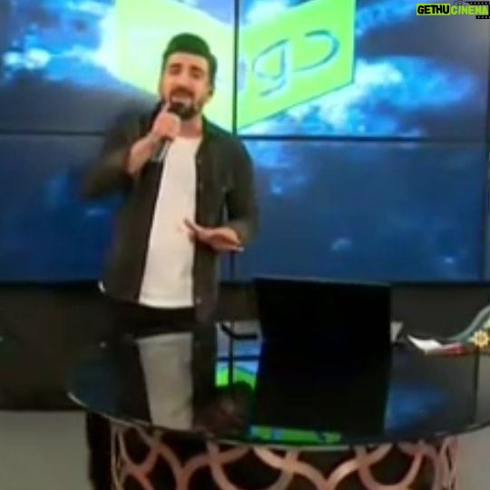 Seyed Ahmadreza Mousavi - 6.7K Likes - @shahinbanan
.
.
برنامه دونبش کار قشنگ شاهین عزیز.
.
.
کامنت یادتون نره.
.
.