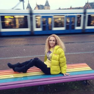 Seyhan Arman Instagram - Haydi kendine iyi bak Amsterdam; zor ama görüşürüz elbet 😉

#amsterdam #ocak2024 #yeniyıl #tatil #hollanda #holiday #turistseyhan #tur #Avrupa #seyhanarman