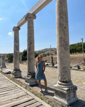 Seyhan Arman Instagram - Asklepieion - Bergama 
Dünyanın ilk sağlık merkezi 🏛️

#dünyanın #ilk #hastane #sağlıkmerkezi #asklepion #Bergama #tünel #uykuodası #terapi #seyhanarman #tour #tur #turistseyhan #yerliturist