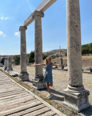 Seyhan Arman Instagram - Asklepieion - Bergama 
Dünyanın ilk sağlık merkezi 🏛️

#dünyanın #ilk #hastane #sağlıkmerkezi #asklepion #Bergama #tünel #uykuodası #terapi #seyhanarman #tour #tur #turistseyhan #yerliturist