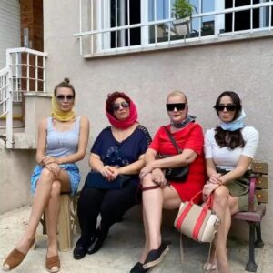 Şeyla Halis Instagram - Benim Kocam Yapmaz kamera arkası 💥 Çok eğleneli bir set, harika anlar. 🥳
.
.
#today #video #amazing #kameraarkası #behindthescenes #videooftheday #happy #camera