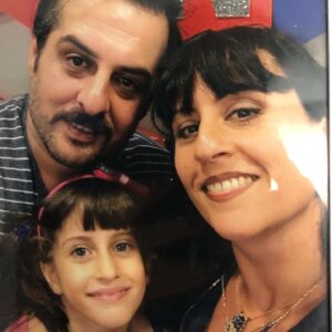 Şeyla Halis Instagram - Biraz eski bir resim ama sevgimiz eskimedi ,eskimesin canım ,oyun arkadaşım,yoldaşım,sevgilim. @bekircicekdemir @selincicekdemir #happyvalentinesday #eskifotoğraflar