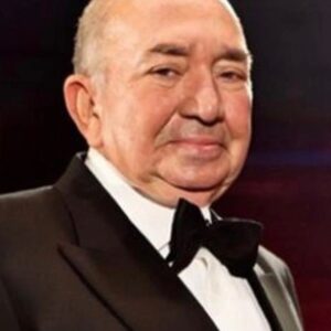Şeyla Halis Instagram - 96 da oyunumuzu izlemeye gelmiştiniz ve beni ben yapan sayısız projelerinizde roller verdiniz. Sonra bana hep destek bi baba gibi iyi ve kötü günlerimde yanımdaydınız. Tiyatro izleyerek oyuncuları keşfeden kaç yapımcı kaç yönetmen var bilmem ama sinemaya ,tiyatroya , ve bana emekleriniz unutulamaz. Mekanınız cennet olsun. Sonsuz saygı ve minnetle.