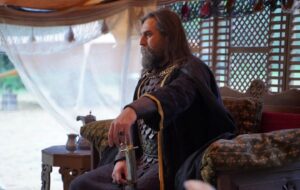 Sezgin Erdemir Instagram - Selahaddin Eyyubi

dir: @mecit__guven 
dop: @ercanisiikk 
 📽: @emreerdemir 
@tarihinefsaneleriofficial 
@ikinciyenifilm 
@trtbelgesel

#SaladinAyyubi #SelahaddinEyyubi