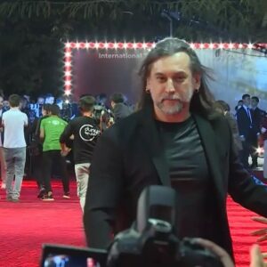 Sezgin Erdemir Instagram - "It's a mad dog's promenade
So walk tall, or baby, don't walk at all"
 - Bruce Springsteen

#tashkent #filmfestival