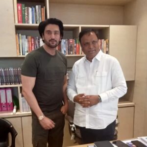 Shaad Randhawa Instagram - It was great meeting Shri @advocateashishshelar ji .. Always thinking about the progress & development of our country .. We need more leaders like him. Jai Hind ! Jai Maharashtra !