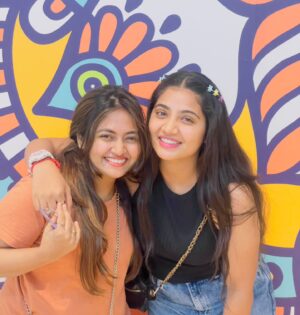Shaalin Zoya Instagram - New found best friend ❤️🥰 @anshithaanji_official

📸 @arnaavactor