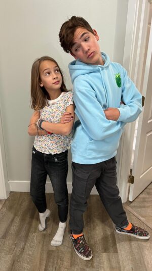 Shae Bennett Instagram - Who will survive the ROOM SWAP? New video on YouTube! 

#siblingroomswap #roomswap #largefamilyfun