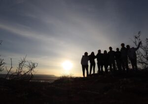 Shae Bennett Instagram - beautiful hike at 6:30 with some of my favorite people on the planet!! 🫶🏽🫶🏽#hiking #sunset #springbreak #friends #sunrise