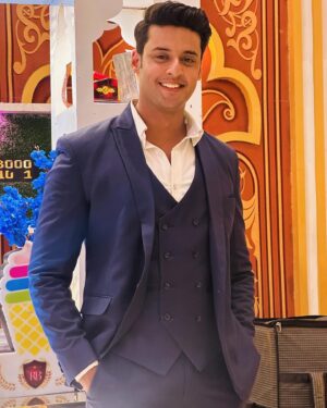 Shagun Pandey Instagram - 💙🤍