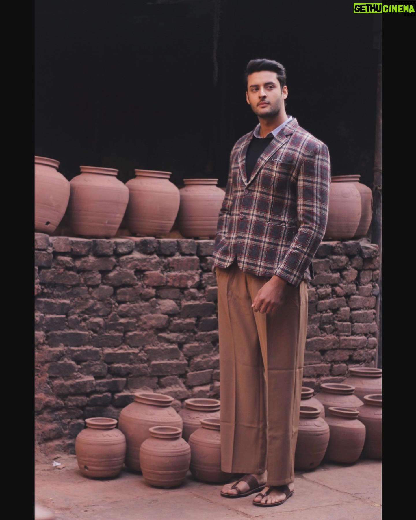 Shagun Pandey - 16.4K Likes - Sehar mein nayee Barrister Babu aayein hain 🤎✨
