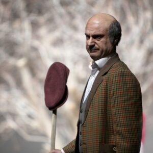 Shahram Haghighatdoust Instagram - روزهاي پاياني تياتر سعدي تابستان سي و دو
تياتر شهر سالن اصلي ساعت ١٩:٣٠
خريد بليط گيشه تياتر شهر و سايت تيوال
عكس مهدي آشنا