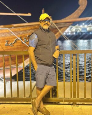 Shaiju Damodaran Instagram - പ്രതീക്ഷകളുടെ പത്തേമാരി ⛴️…. ഷാർജ അൽ മുജറാ കോർണിഷിലെ ഈ കൂറ്റൻ പത്തേമാരി ഓരോ പ്രവാസ ജീവിതത്തിന്റെയും പ്രതീകമാണ്. എന്നെങ്കിലും ഒരിക്കൽ ഇതുപോലെ സ്വപ്നങ്ങളുടെ തീരമണയുമെന്ന പ്രതീക്ഷയിൽ ചുമതലകളുടെ കേവുഭാരം പേറുന്ന തീരാ യാത്രകൾ. Wishing a happy and successful weekend to each one of you 🙏