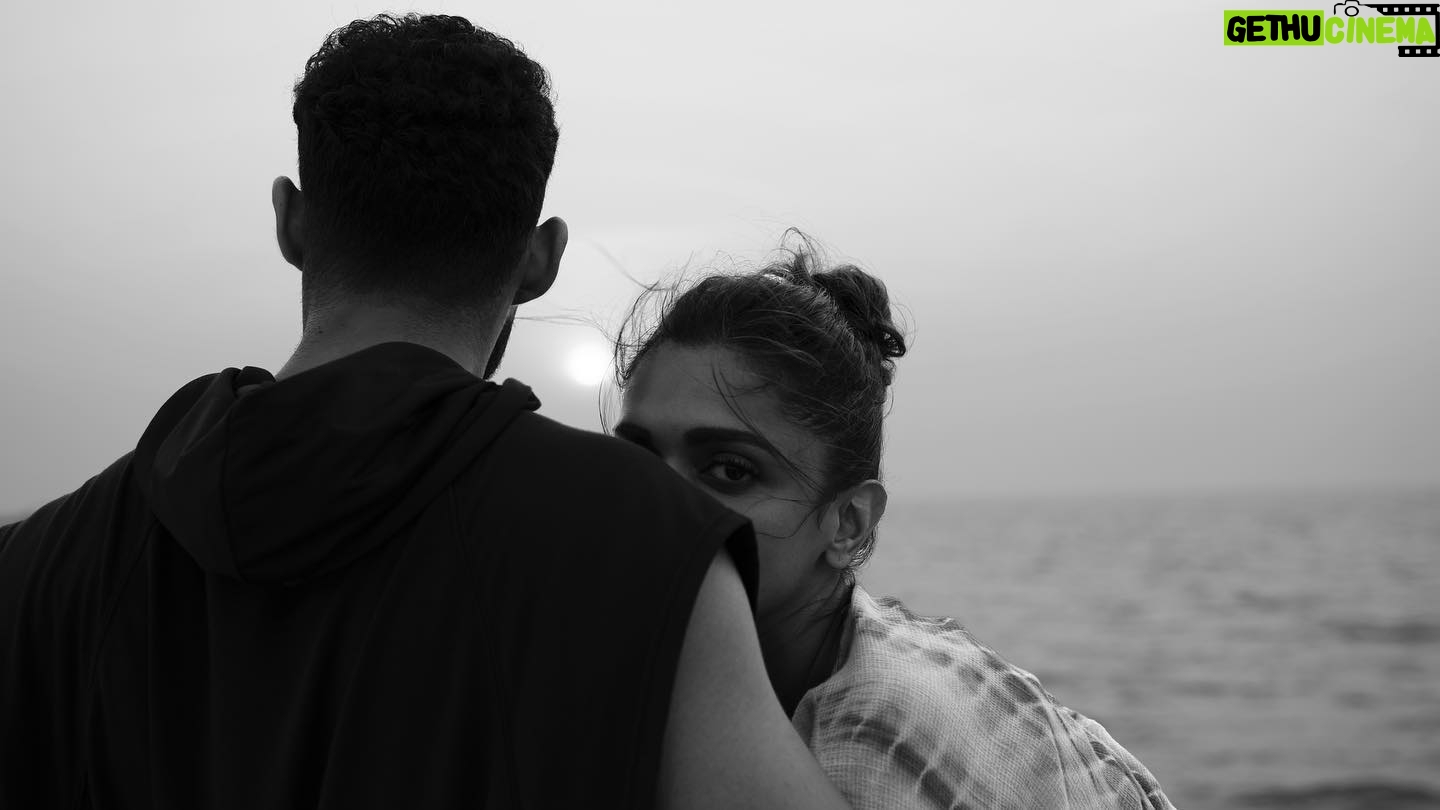 Shakun Batra - 7.3K Likes - This has been a special journey with some very special people. More coming very soon! Watch this space! @karanjohar @apoorva1972 @ajit_andhare @deepikapadukone @siddhantchaturvedi @ananyapanday @dhairyakarwa @dharmamovies @Viacom18Studios @Jouska.films @sonymusicindia