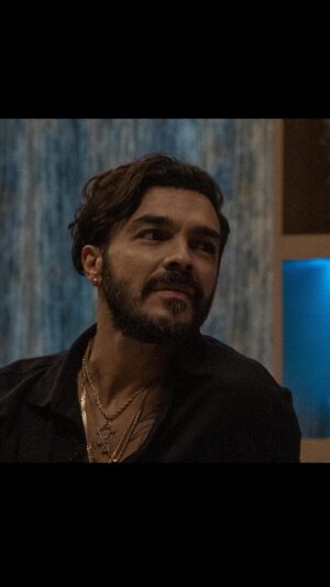 Shalim Ortiz Instagram - Work hard… play hard…. 💪🏼🔥 TAMO’ EN PELÍCULA 🎬 

ME CASO CON TU EX 🧡💍
@panamericana_cine
@irvinalberti @joseguillermo @pepesierraactor @kennygrullon @shalimortiz 

@archielopezc @desireerp @javierfedz 
@lopezky @gabslantigua @augustogonzalezauchter 
@dgcinerd