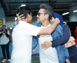 Sham Visa Instagram - Apa saja kritikan atau kecaman yg datang langsung tak beri kesan kepada abg sham kerana @shamvengers sentiasa setia menyokong. Korang paling happening & kita berjaya bertahan sampai ke penghujung. Menang atau kalah kita jangan fikir kerana apa yg penting kita enjoy as a family! ❤️
.
Thank you so much @mindorder yg menubuhkan @shamvengers & menemukan kita semua. Thanks kerana sentiasa bersama abg sham. Korang memang best! ❤️
.
📸 @neonpixelofficial 🏫 @mindorder 💖 @shamvengers
.
#MindOrder #MindOrderManagement #ShamVisa #ShamxMindOrder #ShamGV19 #GegarVaganza2019 #GV6 #shamvengers @shamvengers @mindorder