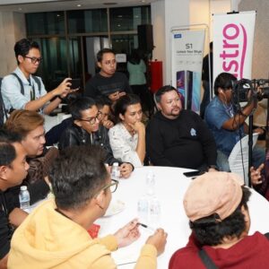 Sham Visa Instagram - Setiap minggu tanpa gagal pihak media menemubual abg sham. Bayangkan 10 minggu kami berkesempatan bersembang & borak panjang sebaik tamat konsert mingguan. Abg sham amat hargainya. Terima kasih atas sokongan kalian selama ini. Thank you! ❤️
.
Terima kasih buat photographer dari @neonpixelofficial yg sentiasa merakamkan gambar kandid abg sham di sesi sidang media malam ahad lalu. Thank you so much guys, the best digital team! 🙏🏻✌🏻
.
📸 @neonpixelofficial 🏫 @mindorder 💖 @shamvengers
.
#MindOrder #MindOrderManagement #ShamVisa #ShamxMindOrder #ShamGV19 #GegarVaganza2019 #GV6 #shamvengers @shamvengers @mindorder
