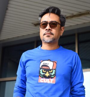 Sham Visa Instagram - Nampak muda betul abg sham bergaya dgn baju @cult_my ni. Walaupun dah nak separuh abad, gaya kena lah gen y sikit, baru abg sham nampak semangat. So kalau nak nampak lagi muda, check out IG @cult_my atau website stoilo.my & serang special discount sempena 12.12.2019 mereka sekarang! 😜❤️
.
📸 @neonpixelofficial 🏫 @mindorder 👔 @cult_my
.
#MindOrder #MindOrderManagement #ShamVisa #ShamxMindOrder #ShamGV19 #GegarVaganza2019 #GV6 #shamvengers @shamvengers @mindorder