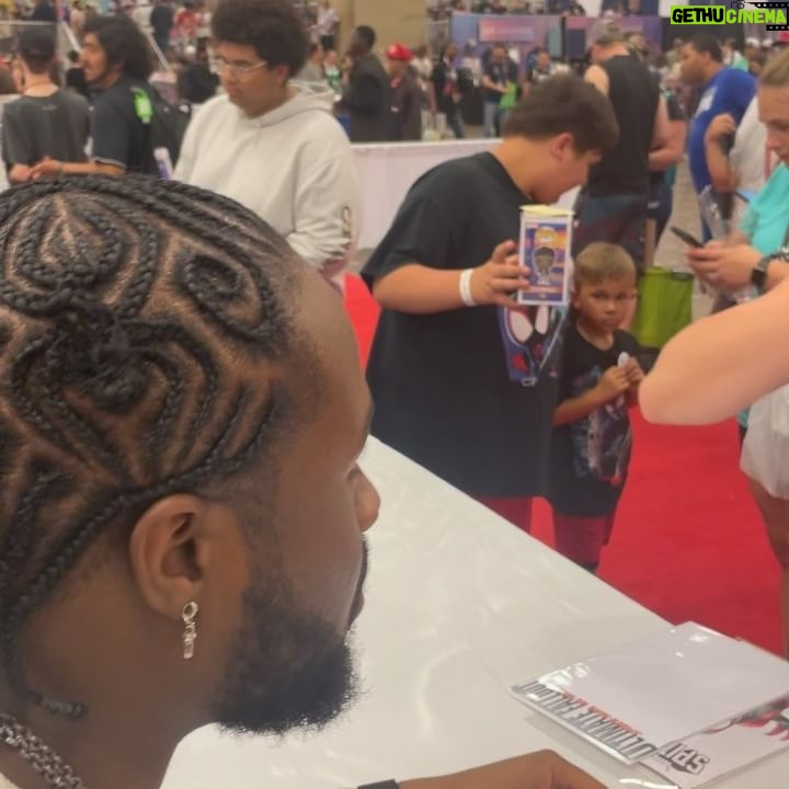 Shameik Moore - 81.5K Likes - Dallas!!!! Yāall came out and showed LOVE! The response to the movie is the best part of the whole experience!!! Next ComiCon is Galaxycon in Raleigh NC on July 29 and 30th! See you there! #SpidermanAcrossTheSpiderVerse
