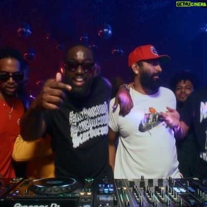 Shamier Anderson - 3 Likes - Hood Kids Love House Music LIVE DJ SET OUT NOW‼️😈
A little sneak peak to my VELD & Electric Jungle sets this summer 👀
THE HEATERS 🔥
1. Dreams & Nightmares (Shamier Anderson EDIT)
2. Carnival (Shamier Anderson EDIT)
3. Numb / Encore (Jumo Remix)
4. Many Men (Shamier Anderson EDIT)
4. Swedish House Mafia One Amapiano (HXRIS EDIT)
5. Raris and Rovers (Hitty & DJammin)
FULL VIDEO 🔗 IN BIO
TICKETS TO MY SHOW 🔗 IN BIO