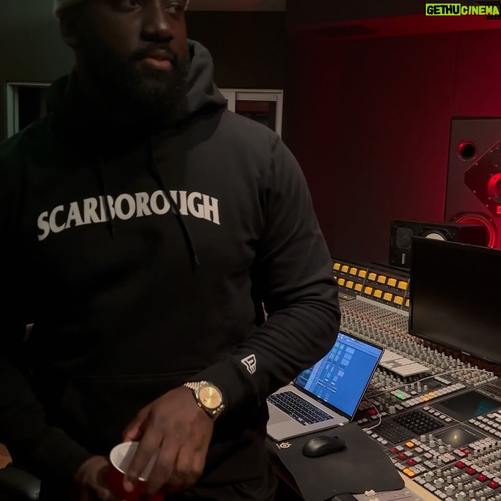 Shamier Anderson - 3 Likes - Movies, music and everything in between 🎬 🎧 💫